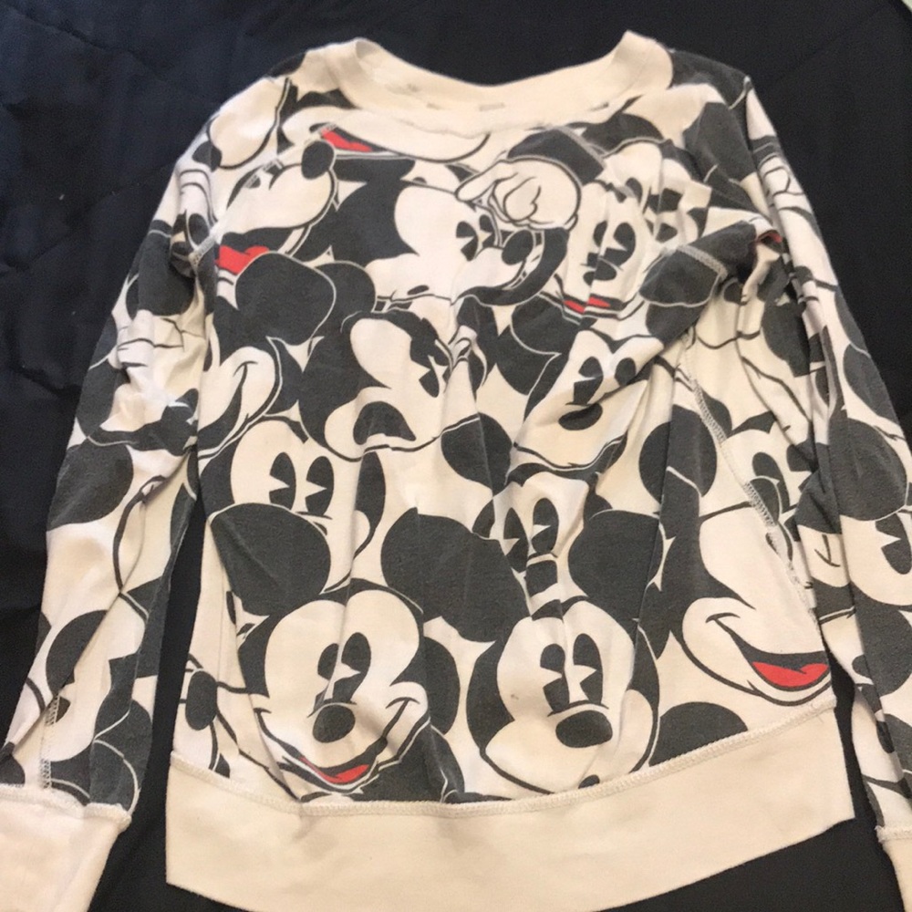 Reversible crew neck